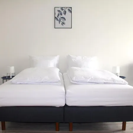 Vecsesi Rendezvenykoezpont Es Panzio B&B 베체스