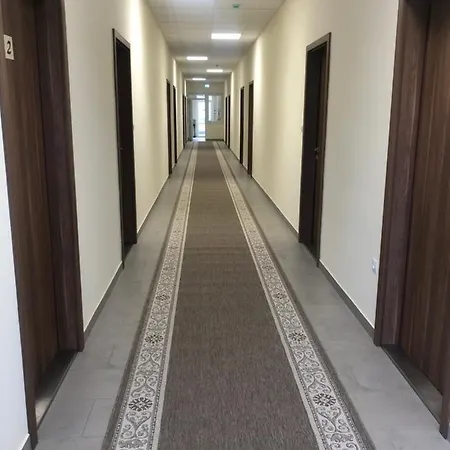 Vecsesi Rendezvenykoezpont Es Panzio Oda ve Kahvaltı
