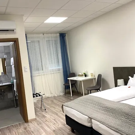 Nocleg ze śniadaniem Vecsesi Rendezvenykoezpont Es Panzio Vecsés