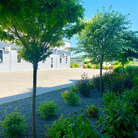 Vecsesi Rendezvenykoezpont Es Panzio B&B 베체스