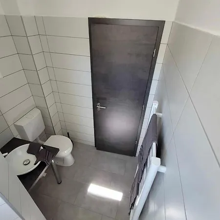 Vecsesi Rendezvenykoezpont Es Panzio 3*