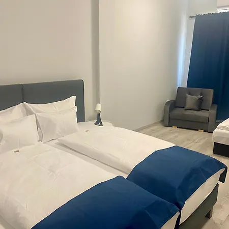 Vecsesi Rendezvenykoezpont Es Panzio Oda ve Kahvaltı 3*