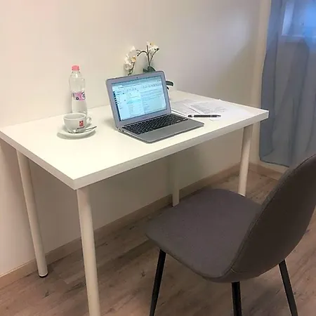 Vecsesi Rendezvenykoezpont Es Panzio 3*