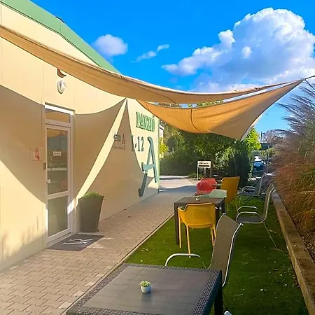 Vecsési Rendezvényközpont és Panzió Vecsés