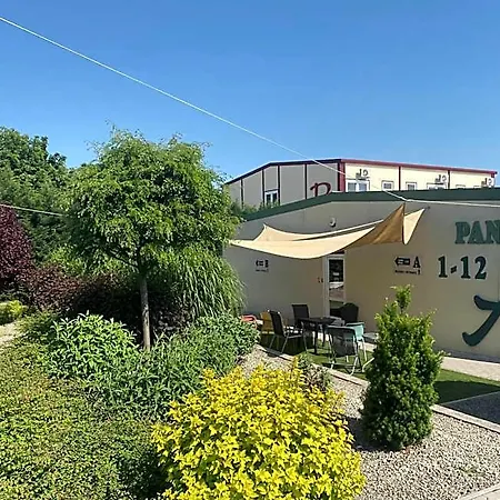 Vecsési Rendezvényközpont és Panzió 3*