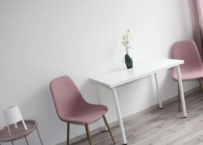 Vecsesi Rendezvenykoezpont Es Panzio Nocleg ze śniadaniem