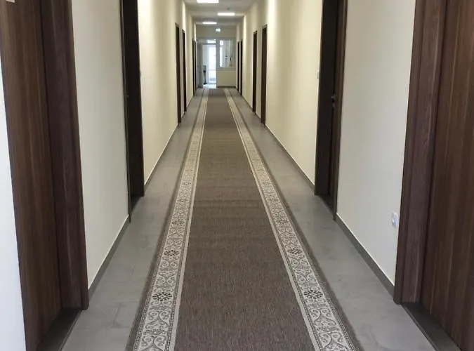 Vecsesi Rendezvenykoezpont Es Panzio Nocleg ze śniadaniem