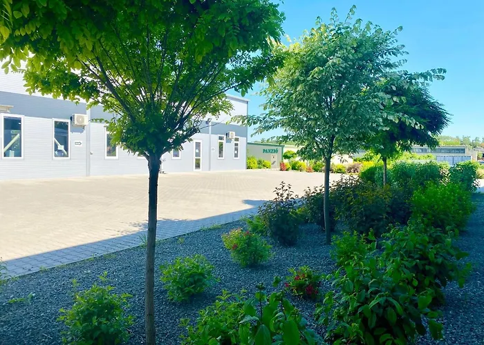 Vecsesi Rendezvenykoezpont Es Panzio Bed & Breakfast Vecsés