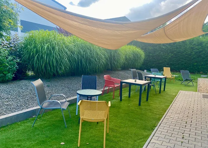 Vecsesi Rendezvenykoezpont Es Panzio