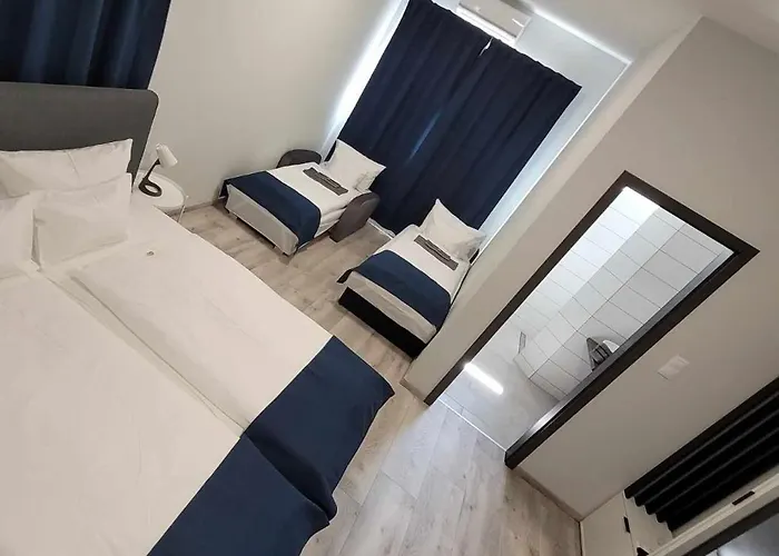 Vecsesi Rendezvenykoezpont Es Panzio Bed & Breakfast 3*