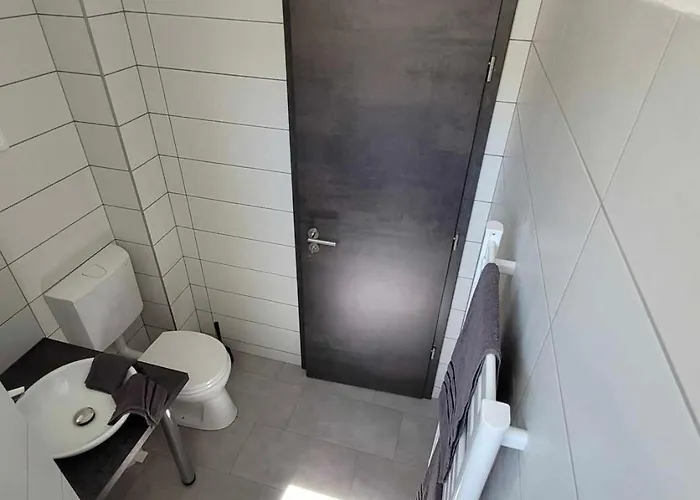 Vecsesi Rendezvenykoezpont Es Panzio 3*