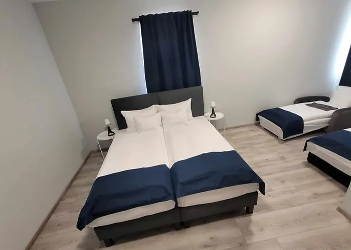 Vecsesi Rendezvenykoezpont Es Panzio Vecsés