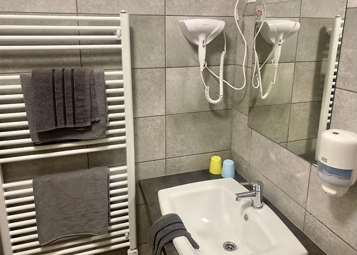 Vecsesi Rendezvenykoezpont Es Panzio 3*