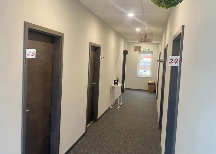 Vecsesi Rendezvenykoezpont Es Panzio 3*