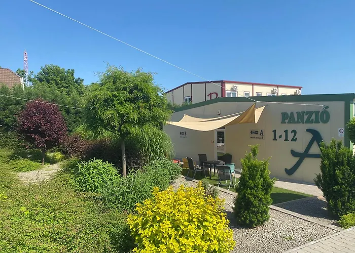 Vecsesi Rendezvenykoezpont Es Panzio Nocleg ze śniadaniem 3*